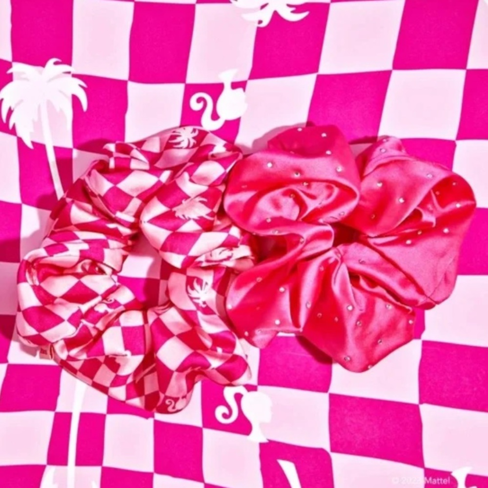 Kitsch x Barbie | Pink Satin Scrunchies 2-Pack - Picture 3 of 6